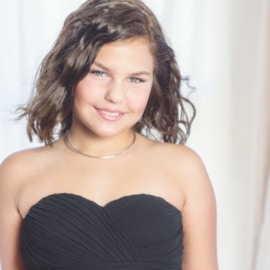 Tween Contemporary Glamour Portrait Photography: Kylie | Shannon Hemauer Photography