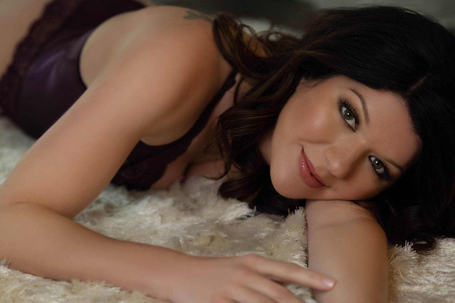 Luxury boudoir photographer, Shannon Hemauer, is located near New Cumberland, PA.